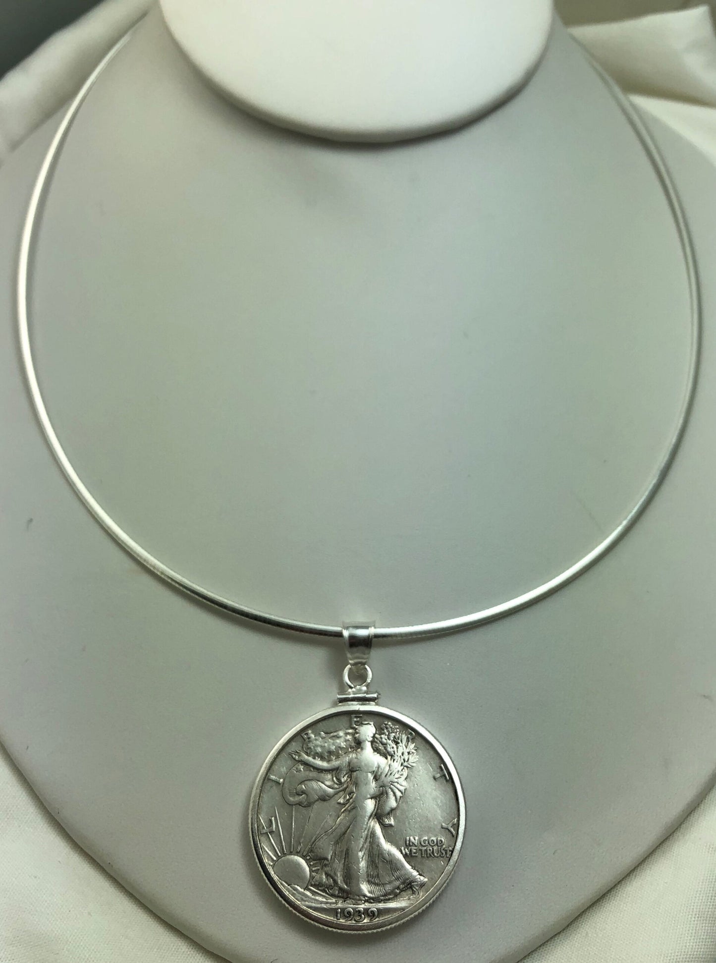 Walking Lady Liberty US Half Dollar Pendant Set - 18"2mmWIREOMEGACHAIN